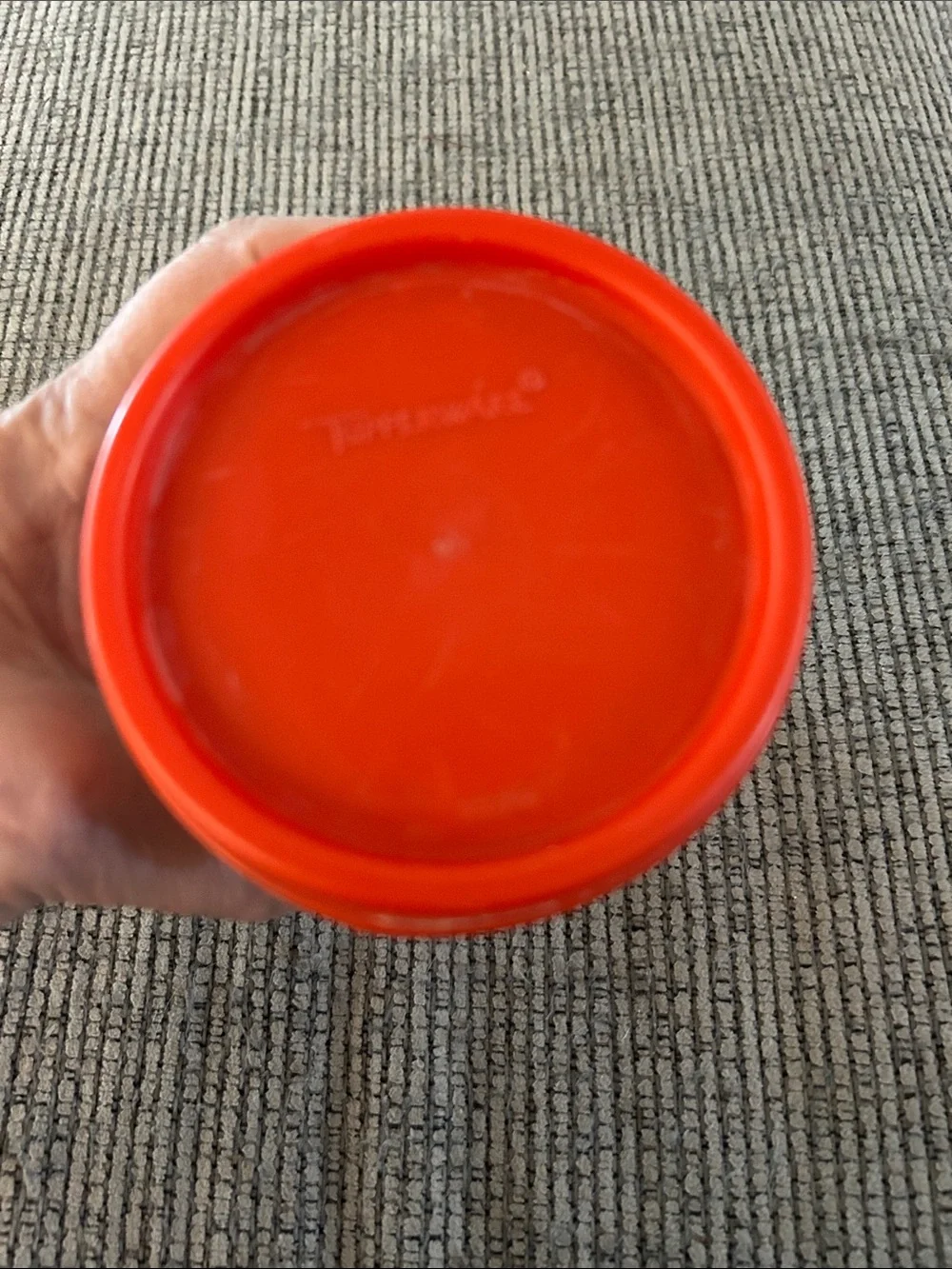 Tupperware round container 2 orangey lid 4” tall